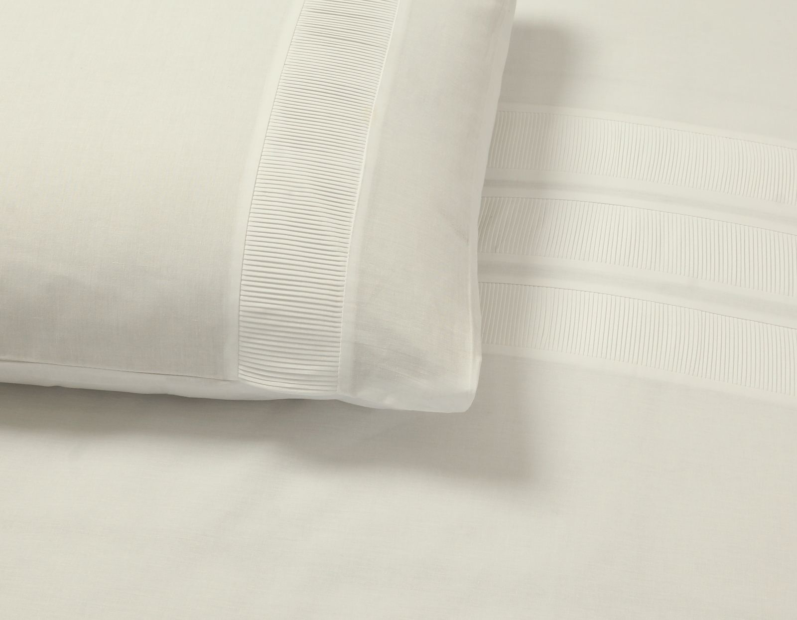NordDream Bali percale pussilakana creme tyynyliinoilla