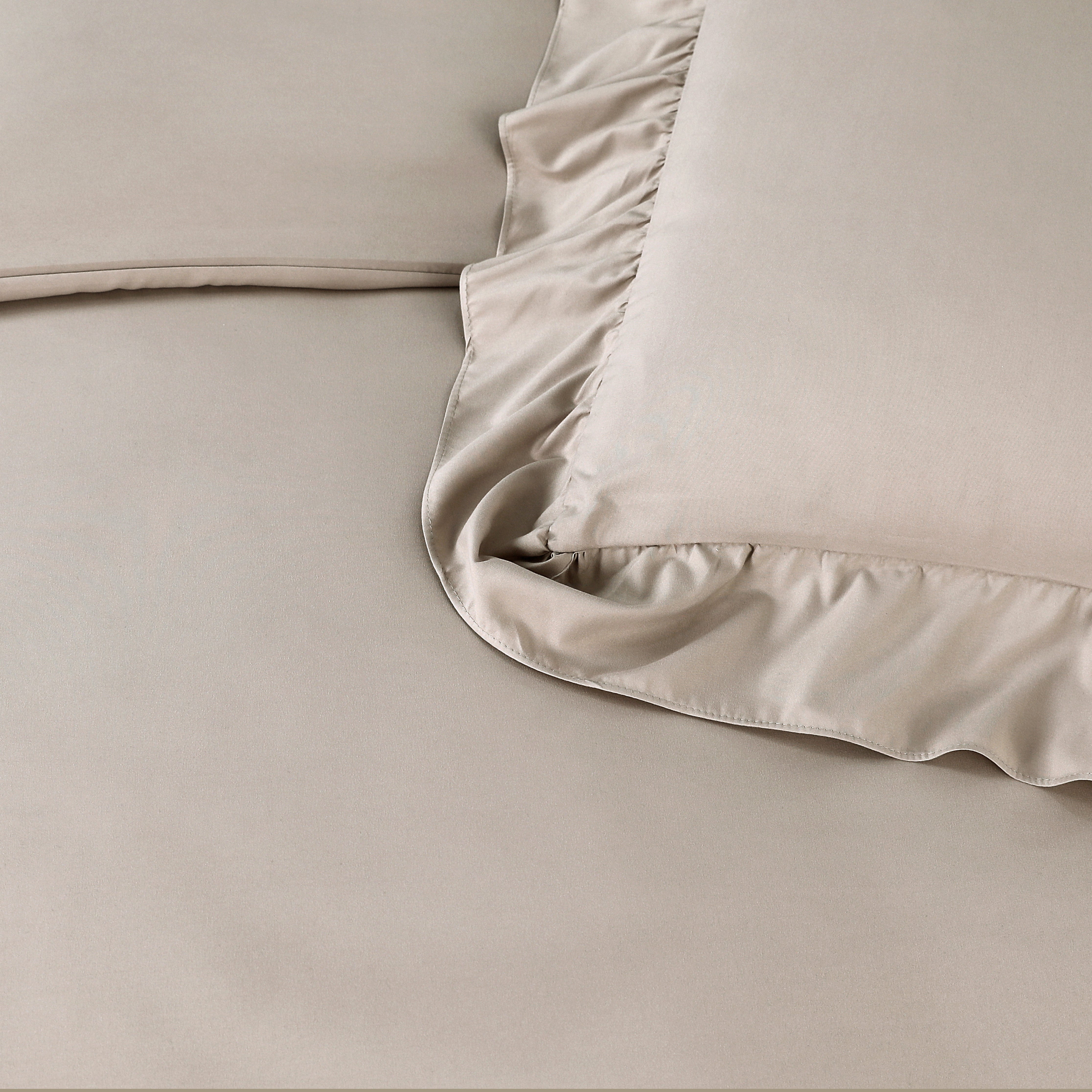 NordDream Fresh Ruffles taupe pussilakanasetti 240x200 silitysvapaa