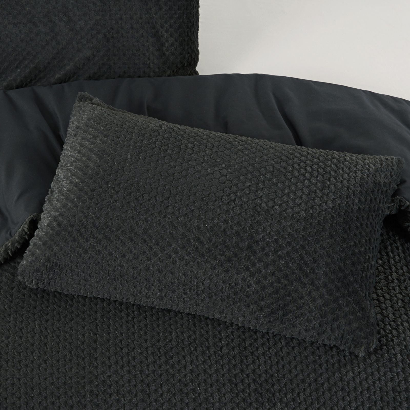 NordSleeps NordDream Teddy Fur pussilakana antrasiitti 200x200