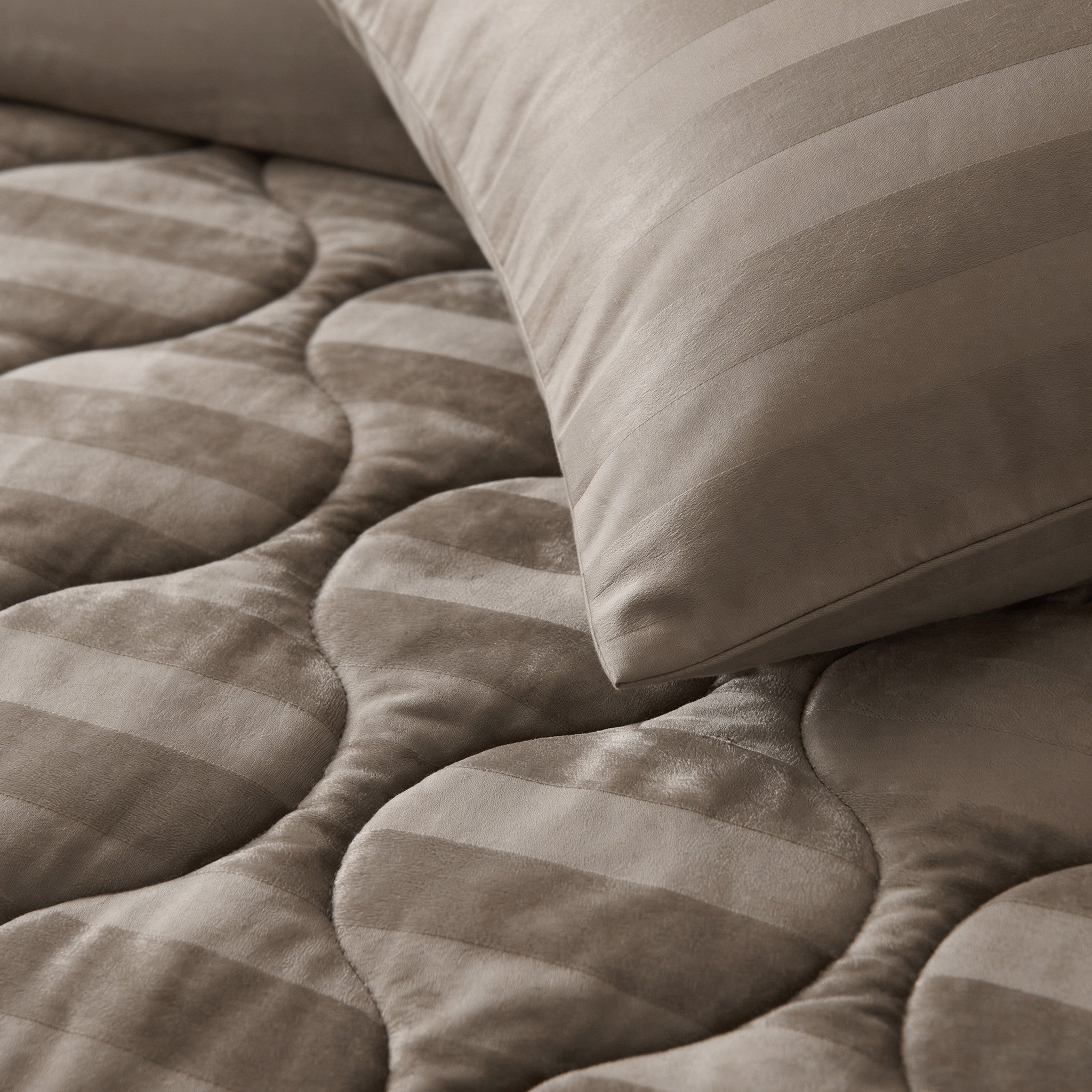 NordDream Lazy peitto 200x200 taupe pestävä velvet
