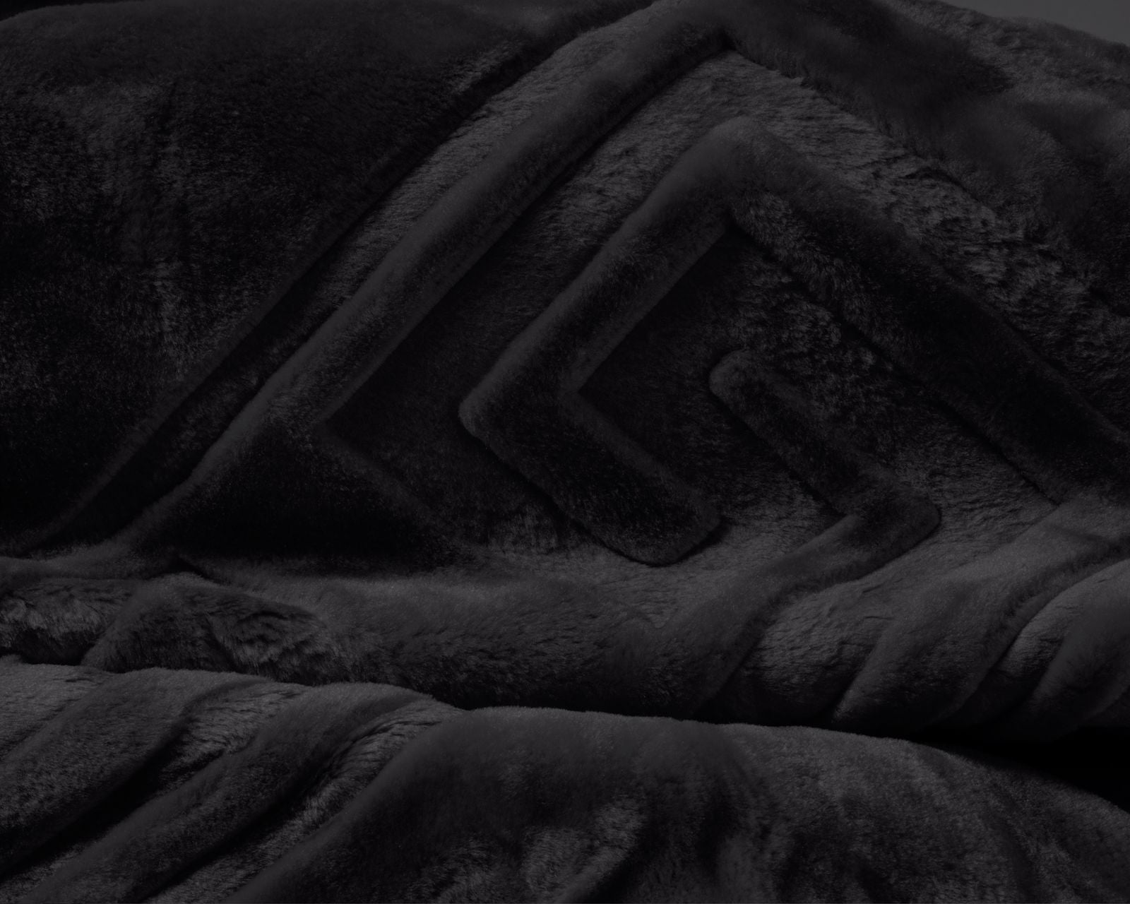 NordDream Embossed Zeta pussilakana musta kohokuvio