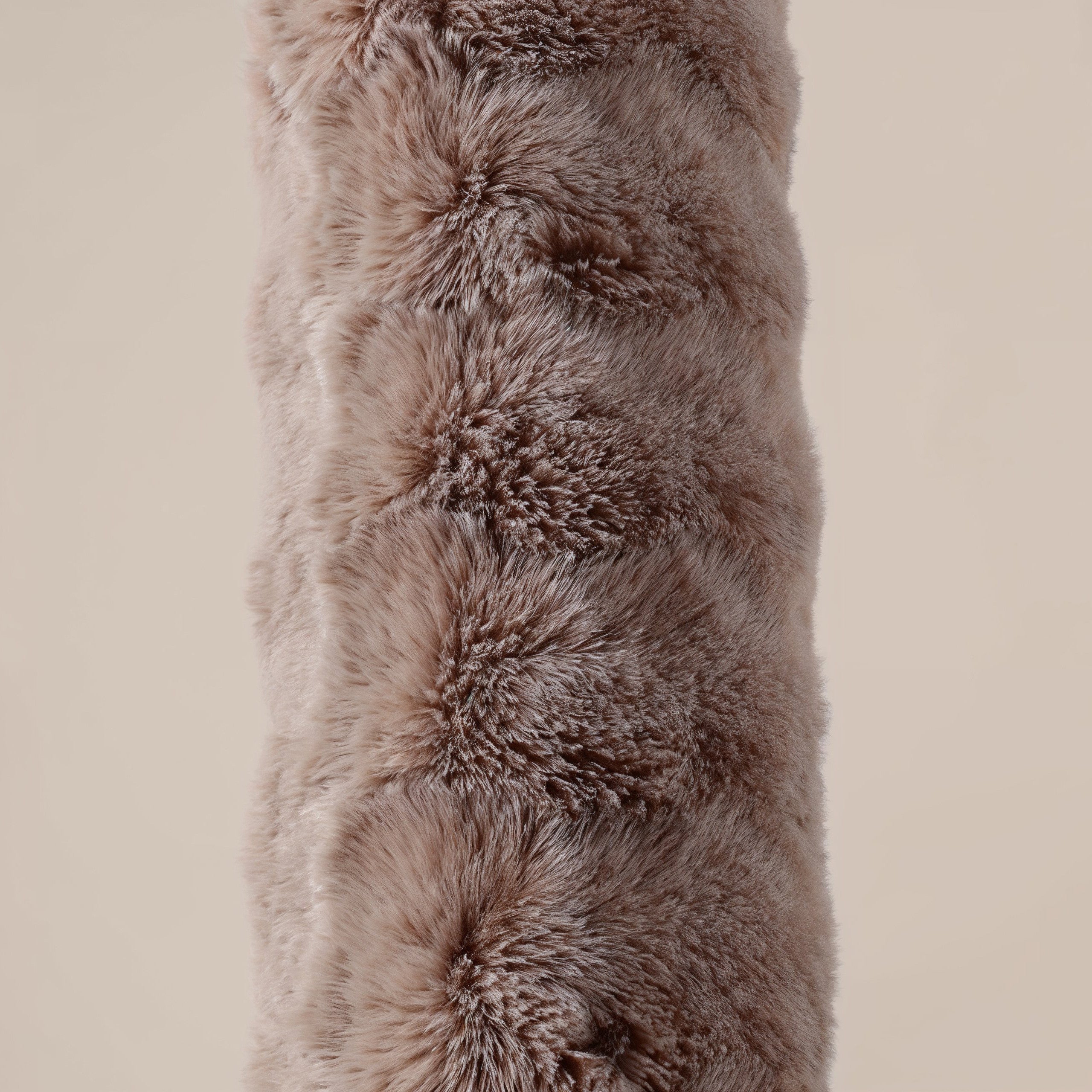 NordDream Bodypillow Pompom vartalotyyny tekoturkis taupe 140x20 cm