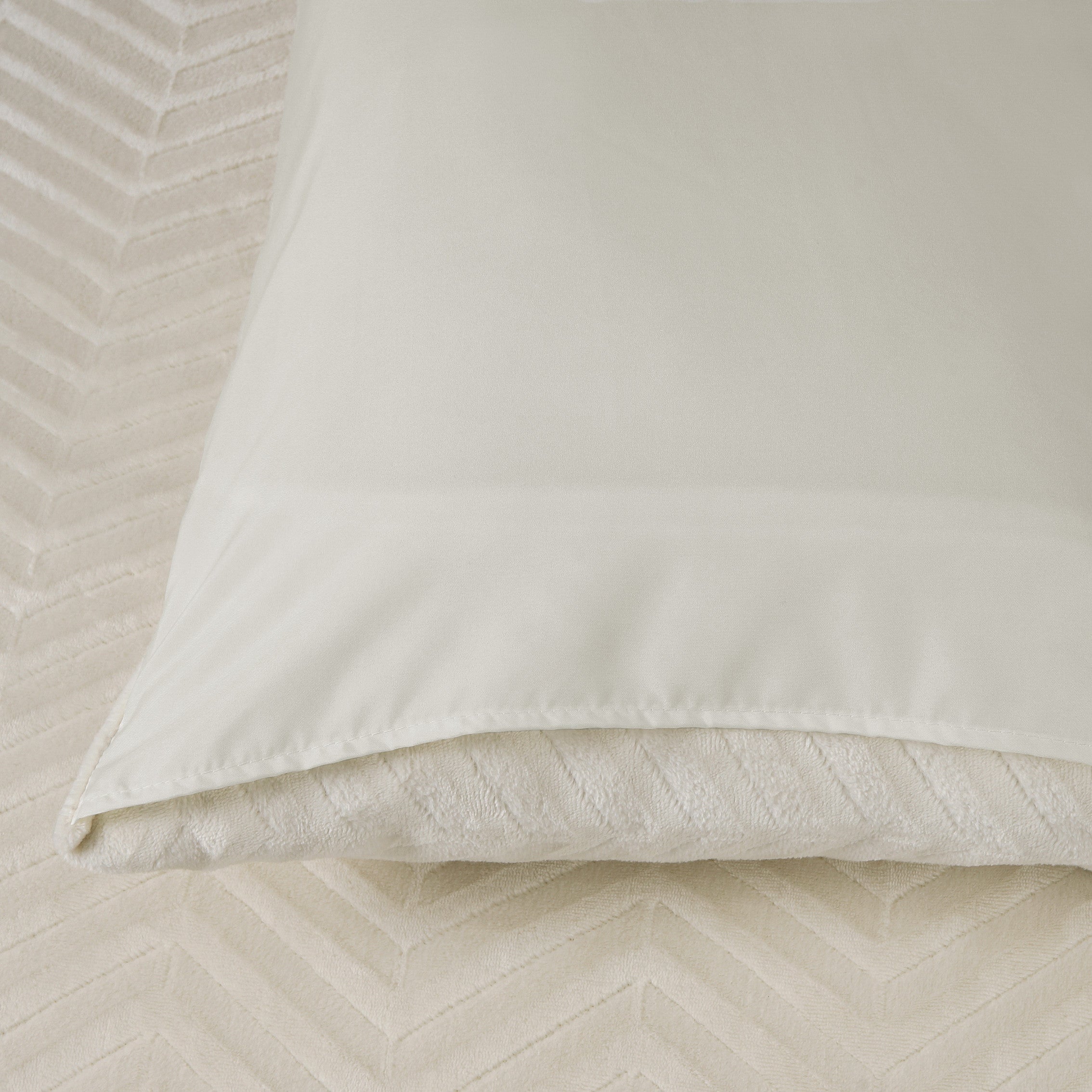 NordDream Teddy Chevron pussilakana 240x200 kerma lämmin