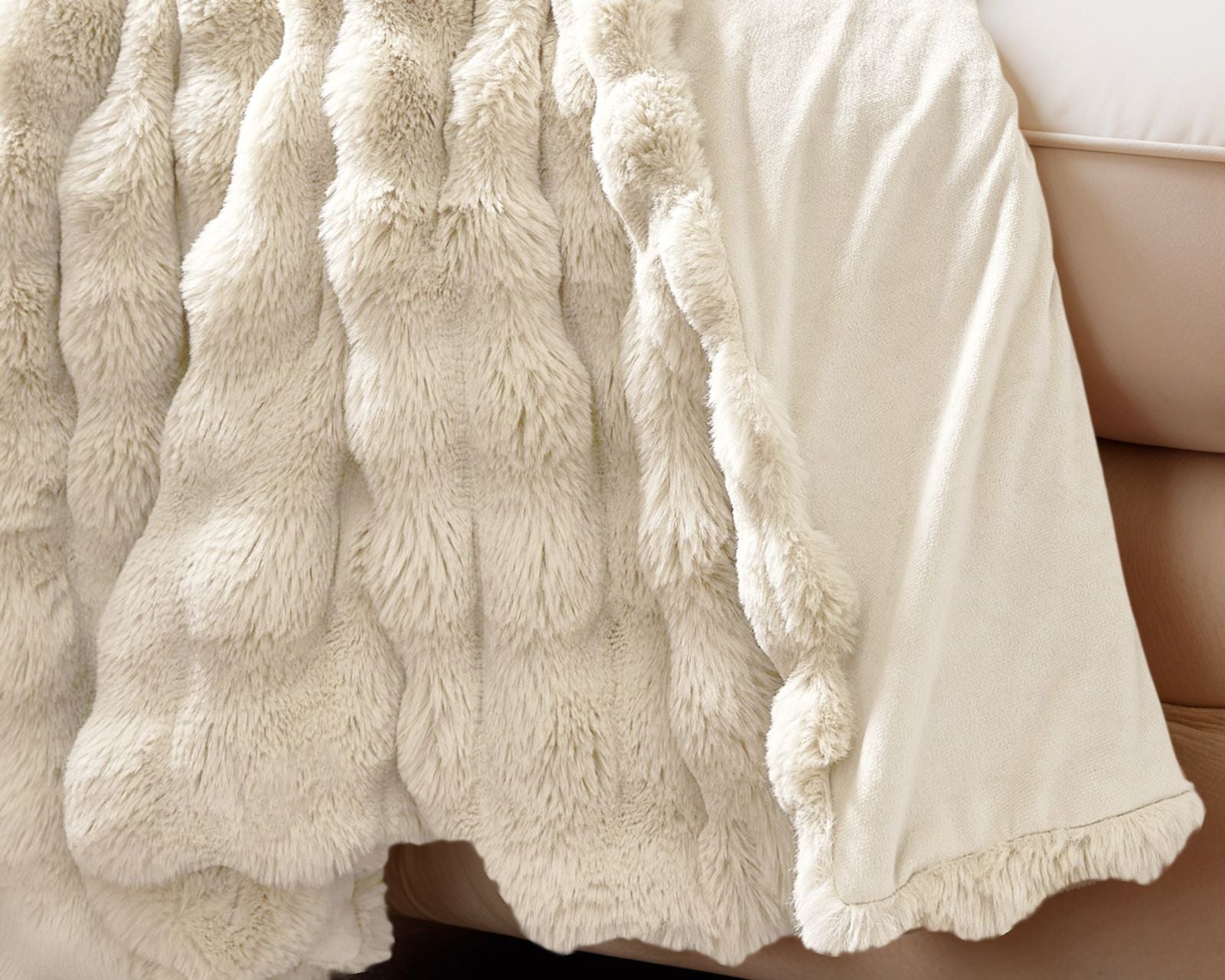 NordDream Pom Rabbit Fur torkkupeitto beige 150x200 tekoturkis