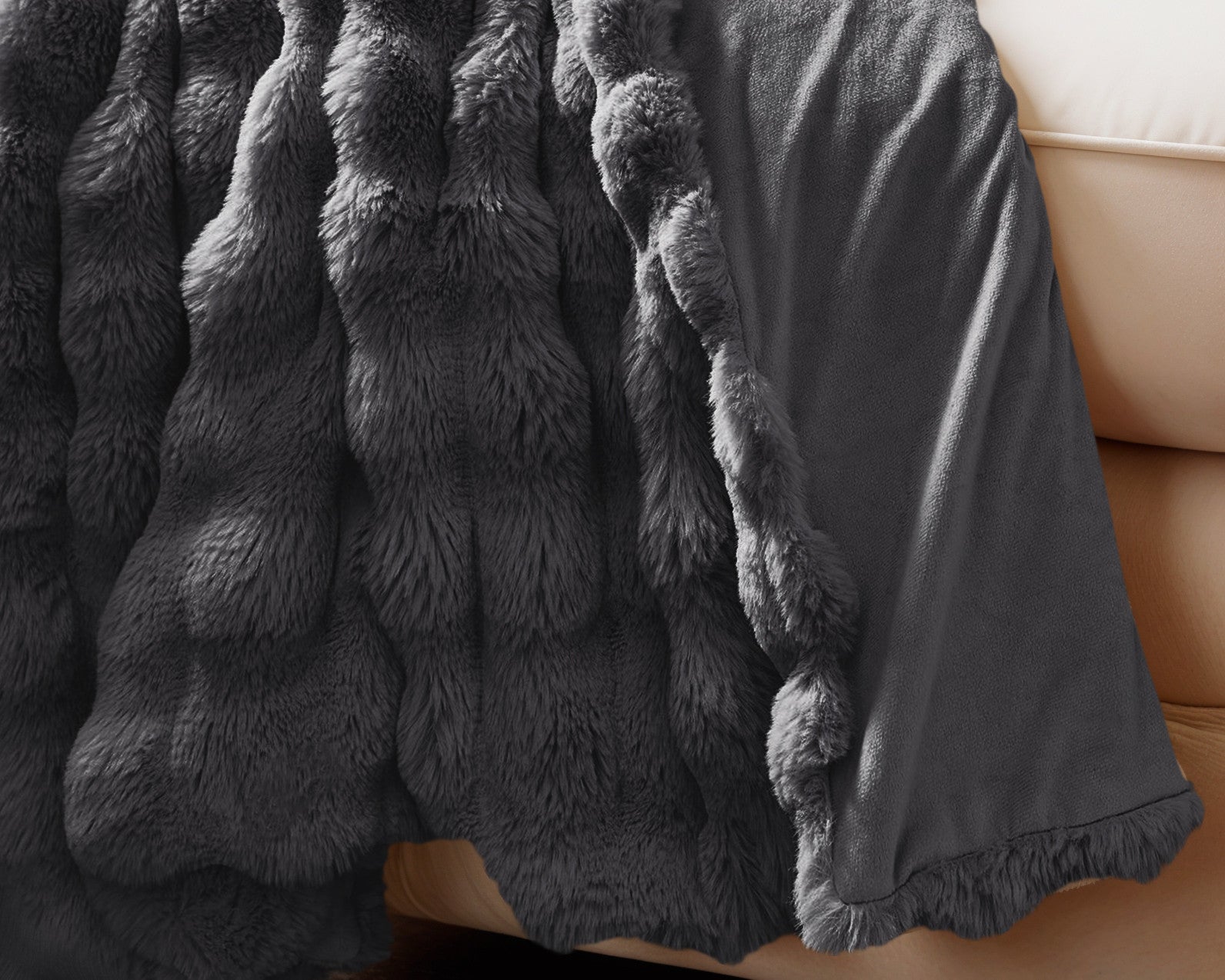 NordDream Pom Rabbit Fur torkkupeitto antrasiitti 150x200 tekoturkis