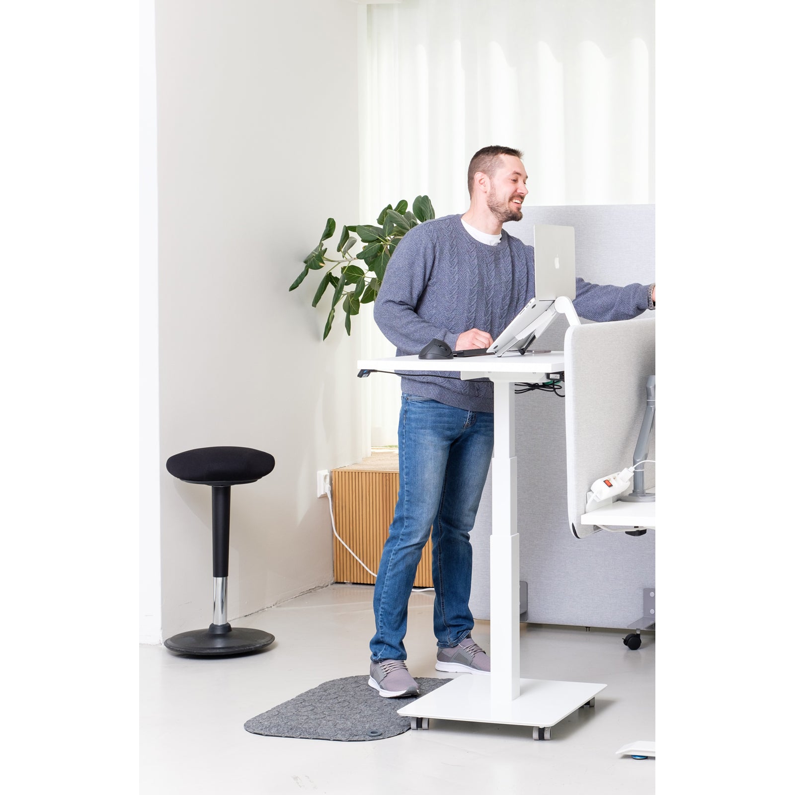 Stoo Desk Single sähköpöydän runko musta 70kg