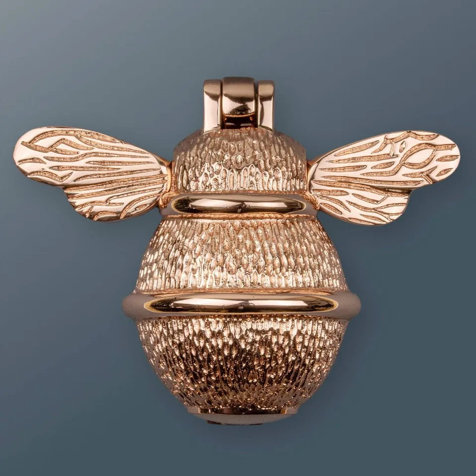 Sasus Bumble Bee ovikolkutin messinki punakulta