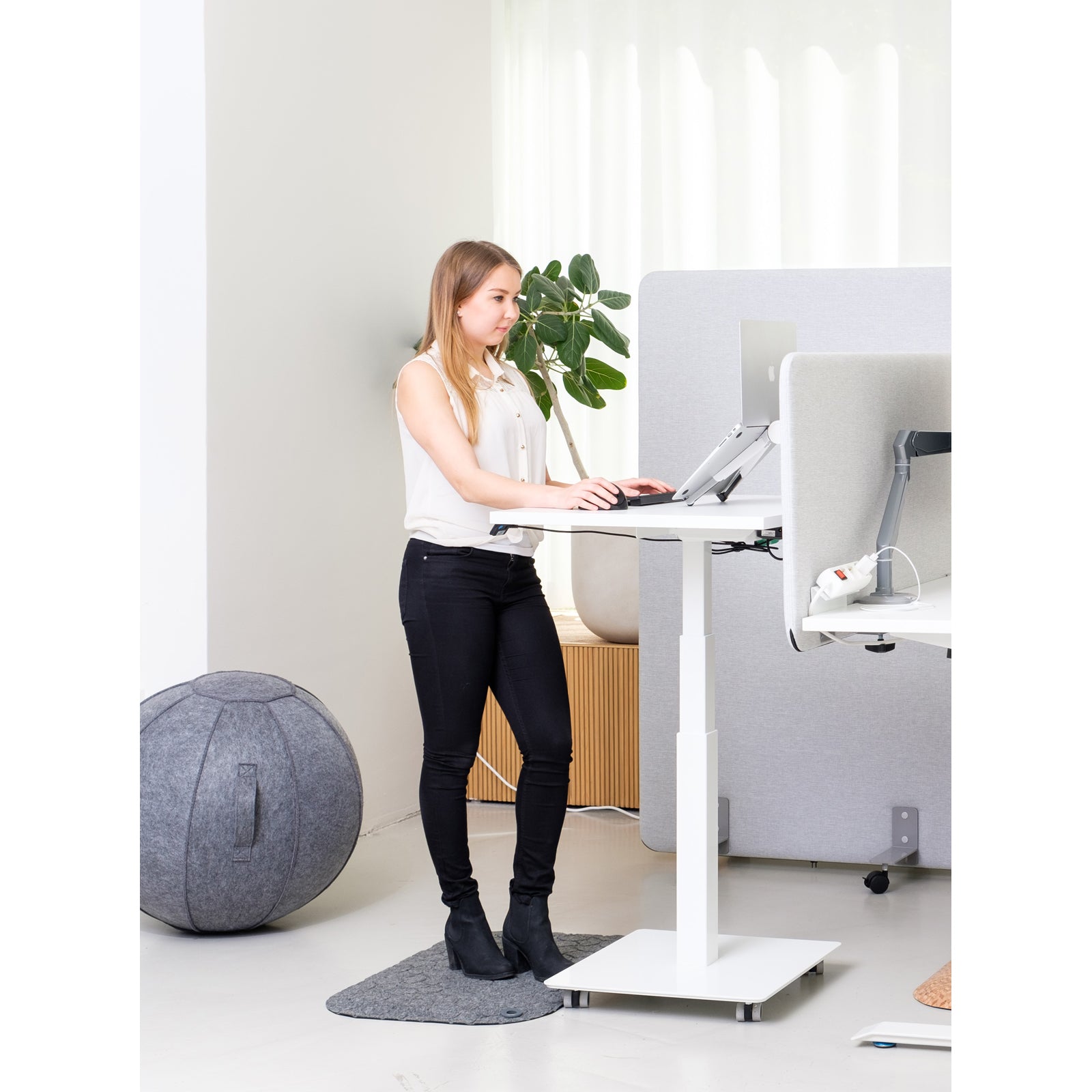Stoo Desk Single sähköpöydän runko valkoinen 70 kg