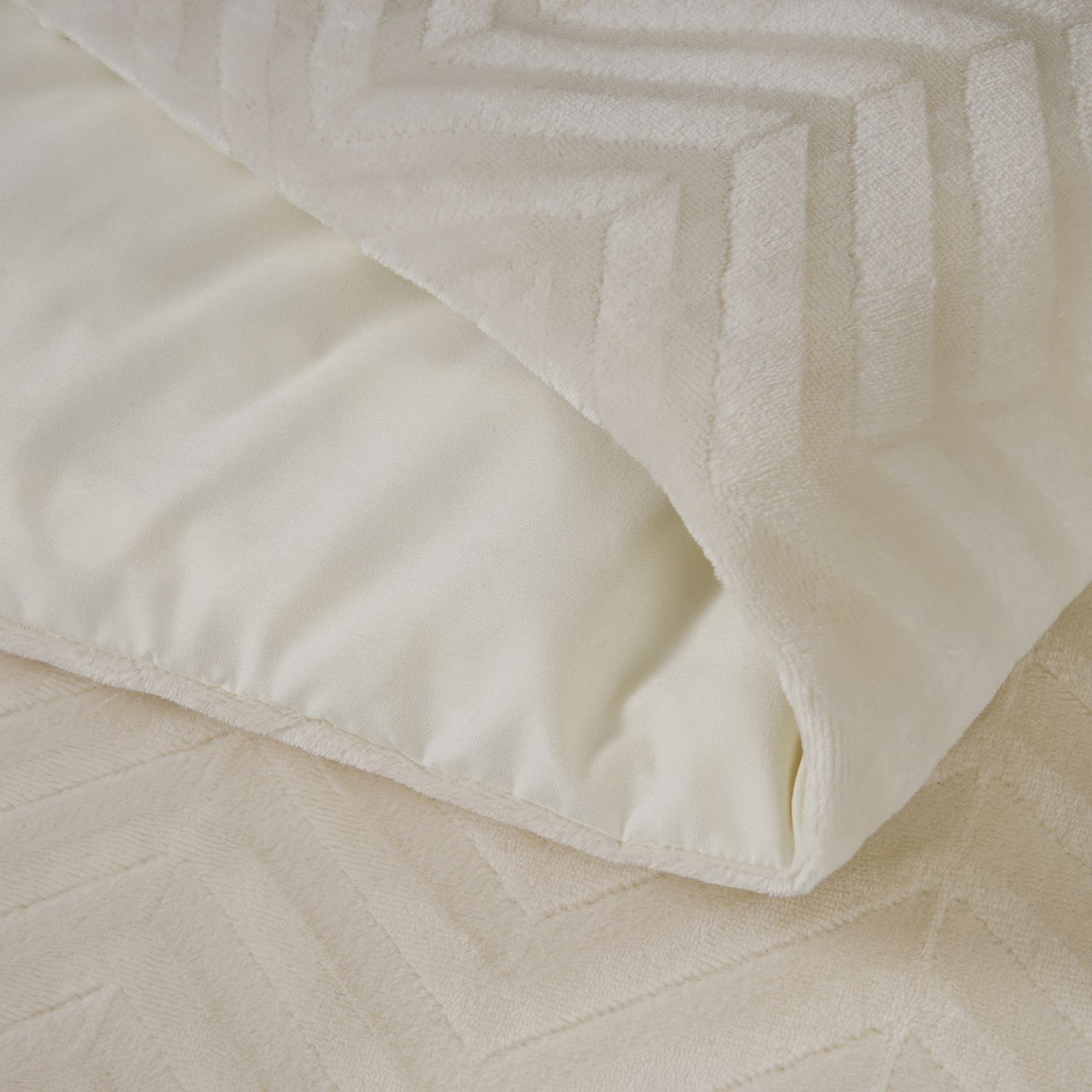NordDream Teddy Chevron pussilakana 240x200 kerma lämmin